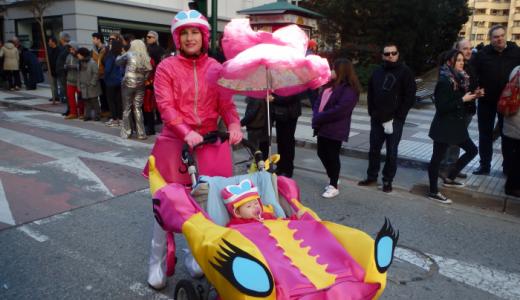 Disfraz infantil: La Bella Penélope y su auto loco.