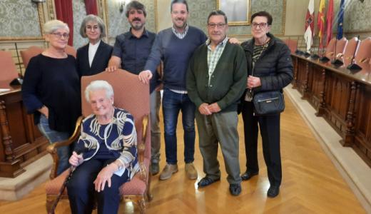 familiares acto firma donación