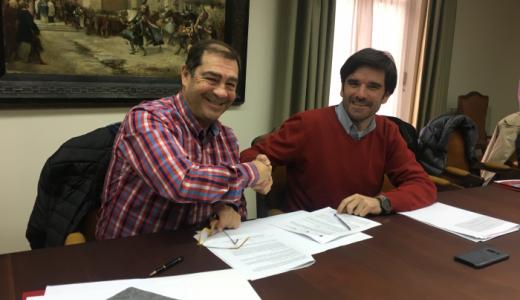 Firma convenio "Suma pasos"