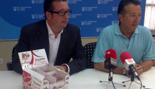 Francisco Javier Bueno, director de Formación de Proyecto Salvavidas, y Fernando Inaga, concejal de Festejos del Ayuntamiento de Tudela