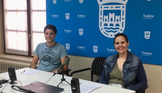 Javier Moracho (Escuela de Tiempo Libre 42 grados) y Erika Navarro (Concejala de Juventud y Centros Cívicos)