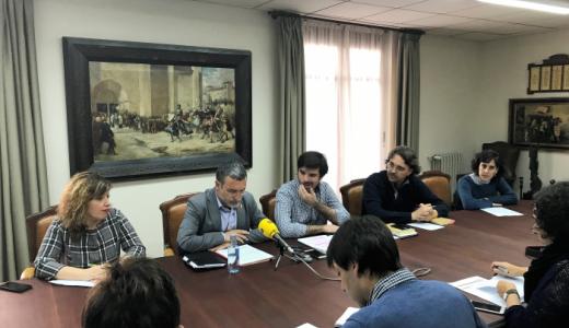 Silvia Cepas (PSN), el vicepresidente Laparra , el alcalde de Tudela, Eneko Larrarte, y los ediles Daniel López (Tudela puede) y Marisa Marqués (Izquierda Ezquerra).