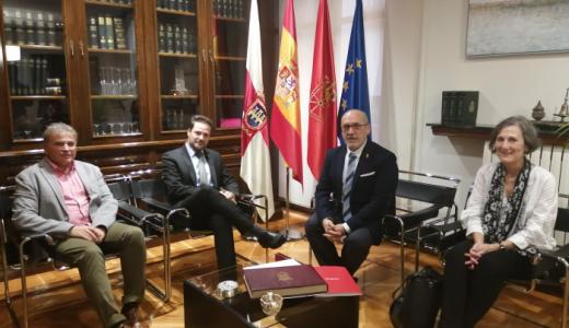 Visita consejero de Universidades