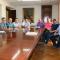 La Concejala de Industria Sofía Pardo,  Eneko Larrarte (Alcalde de Tudela) y Rubén Domínguez a la derecha con los miembros del Comité de Empresa de KPF.