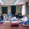 Los miembros de la Junta de Gobierno junto al Secretario Municipal (Miguel Chivite) y el Interventor (Víctor García)